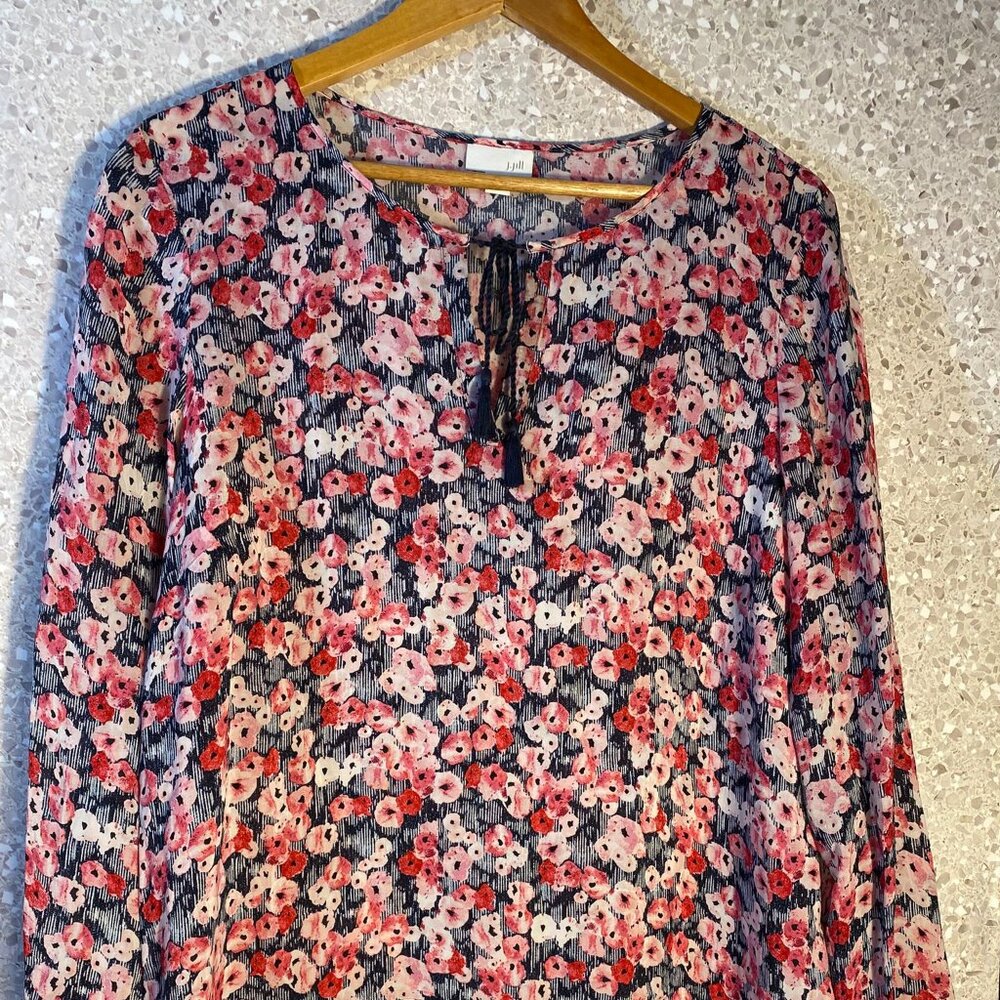 ✨ JJiII Floral Blouse – Size M ✨